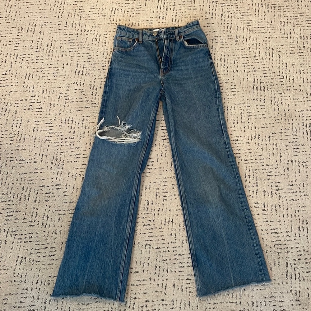 Dark wash Zara Size Two jeans!